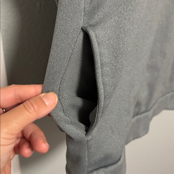 Nike Charcoal Crewneck Sweatshirt with front Pocket Men’s Size: Large - Picture 4 of 7